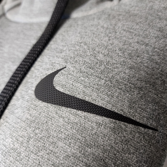 Nike Dri Fit Hoodie - Men - M - Picture 2 of 3
